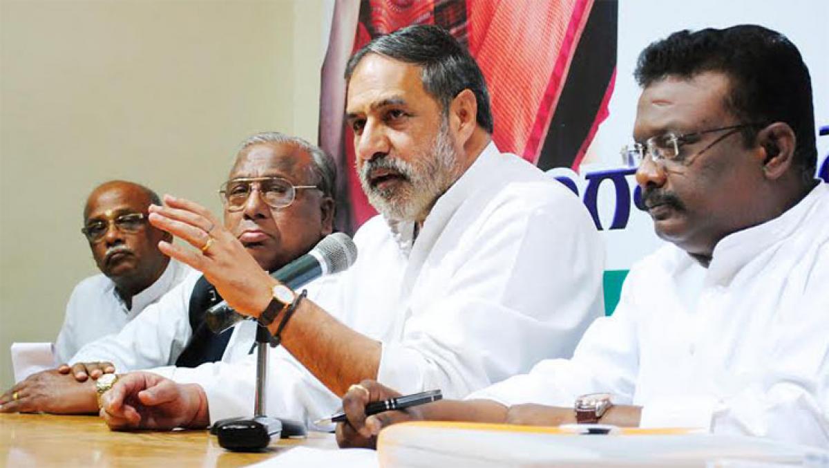 NDA govt ruining economy: Anand Sharma